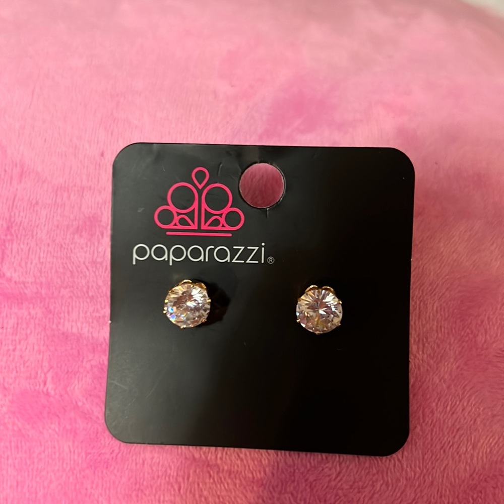Paparazzi post earrings